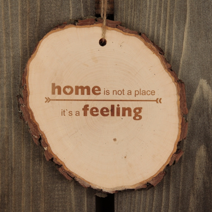 Baumscheibe "Home is not a place it's a feeling"
