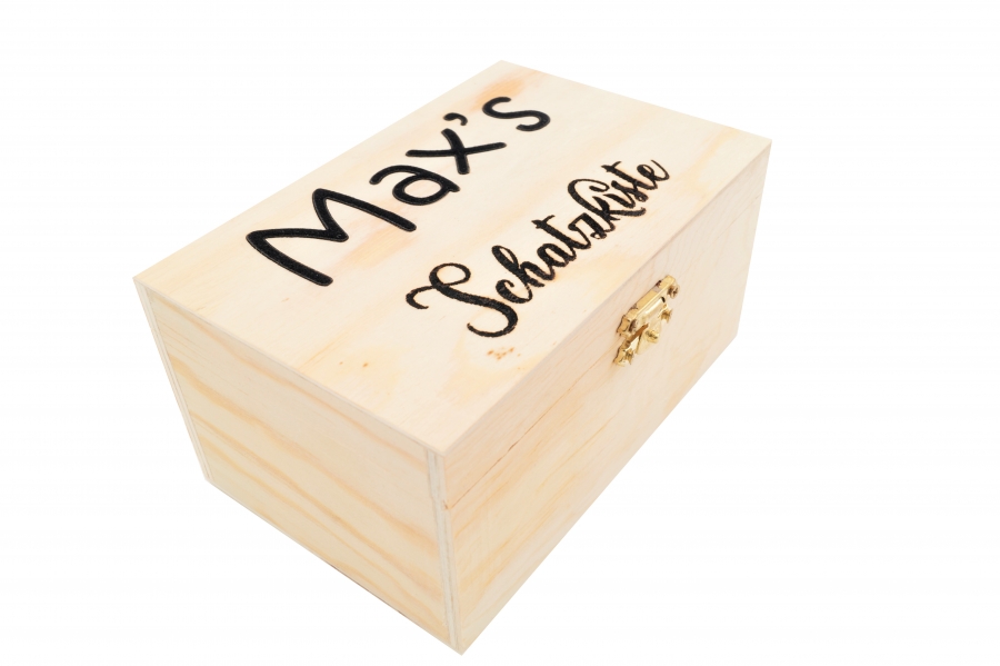 Schatzkiste mit flauschiger Schrift