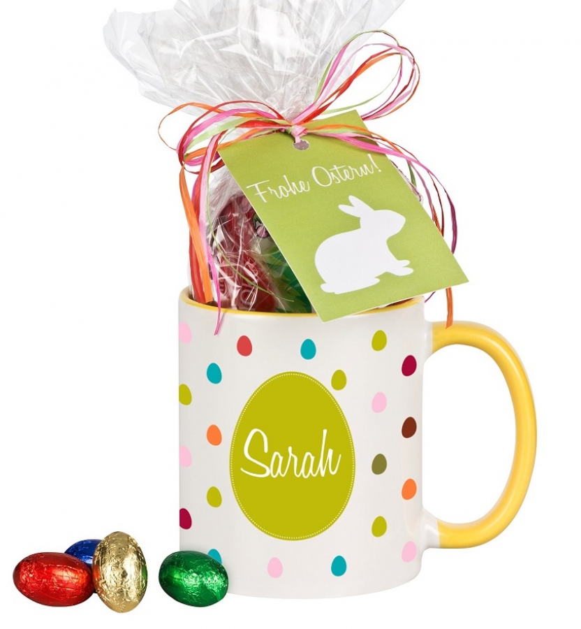 Ostertasse mit Wunschnamen und Schokolade
