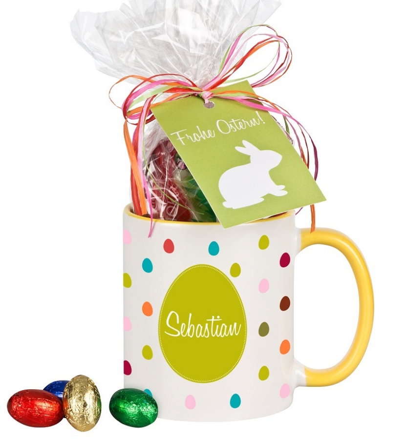 Ostertasse mit Wunschnamen und Schokolade